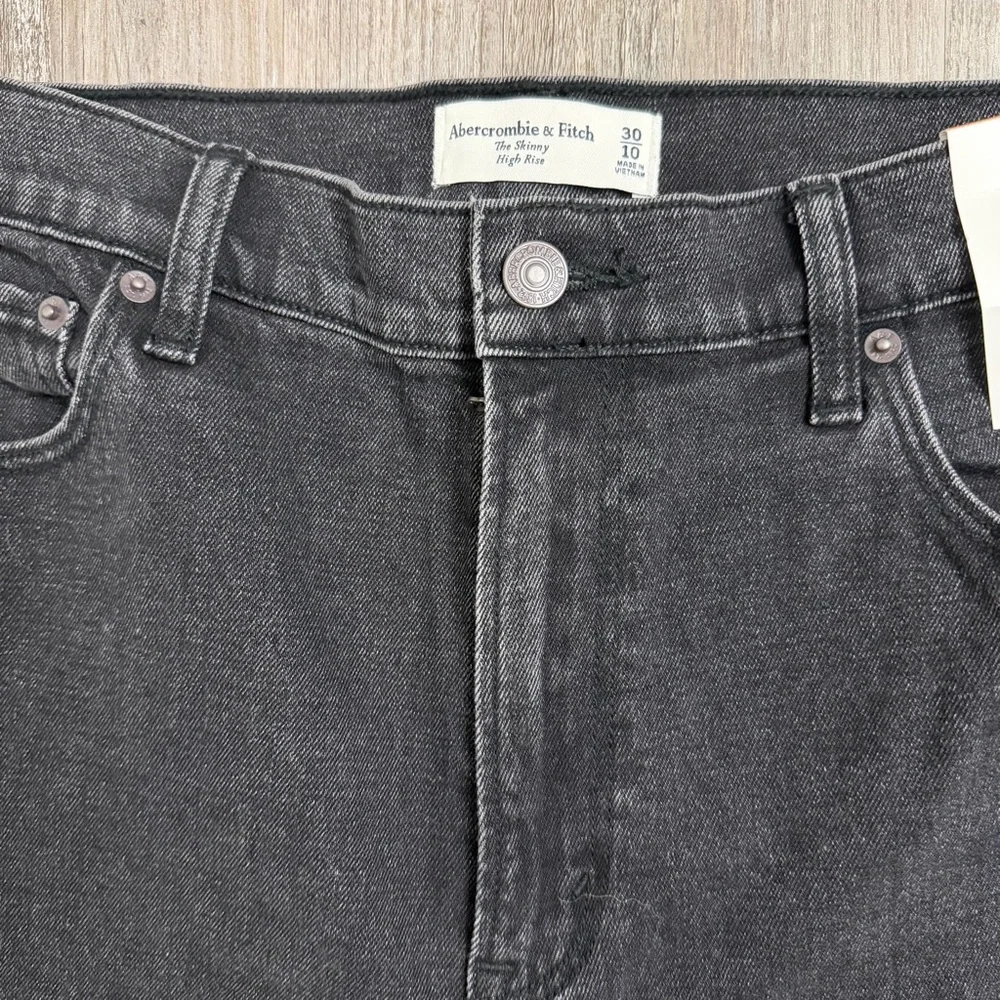 Abercrombie & Fitch The Skinny High Rise Split Hem Black Jeans-size 30/10 NWT🔥